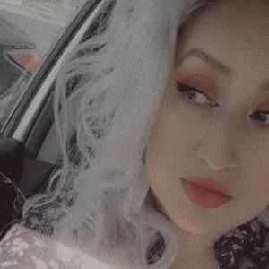 Meet your Posher, Lily